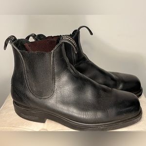 Blundstone Boots size 5 1/2 mens (fits 8 1/2, 9 women’s)